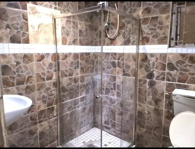 2 BEDROOM HOUSE FOR SALE IN THE HAGUE